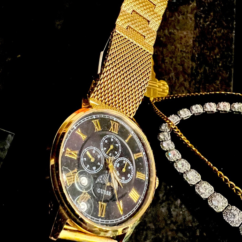 Guess Men's Gold-Tone Stainless Steel Mesh Bracelet Watch 43mm U0871G2